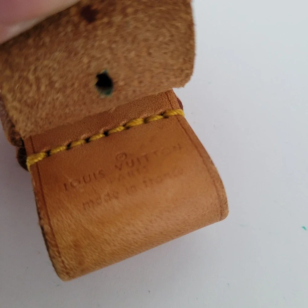 Louis Vuitton Vachetta Leather Luggage Tag Buckle Strap Tan Made in France